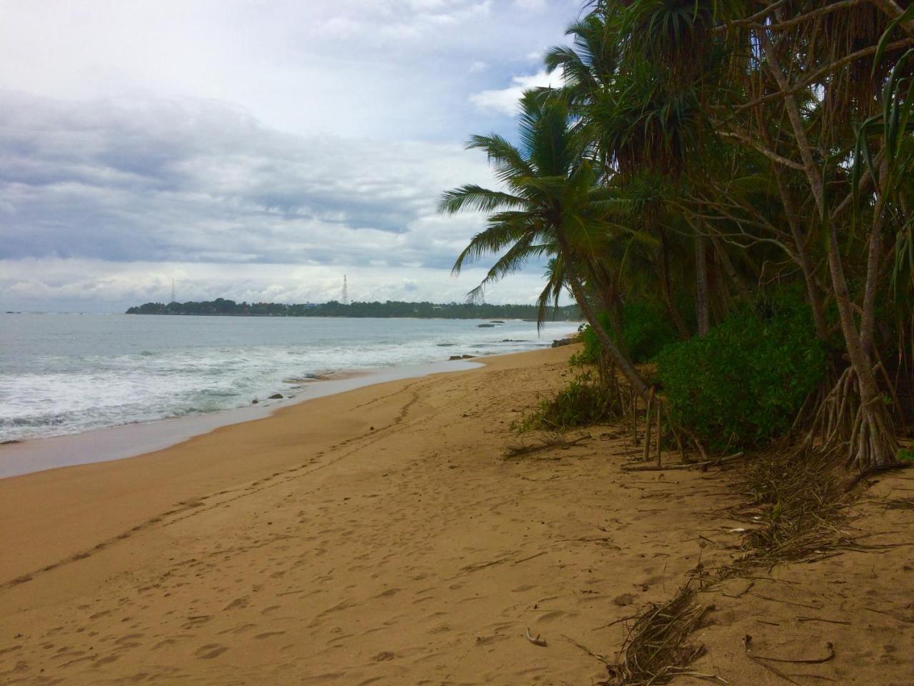 Aloha Beach Resort Tangalle Exterior photo