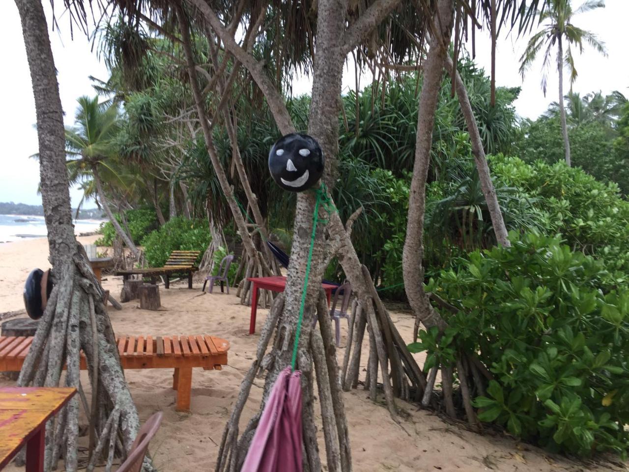 Aloha Beach Resort Tangalle Exterior photo