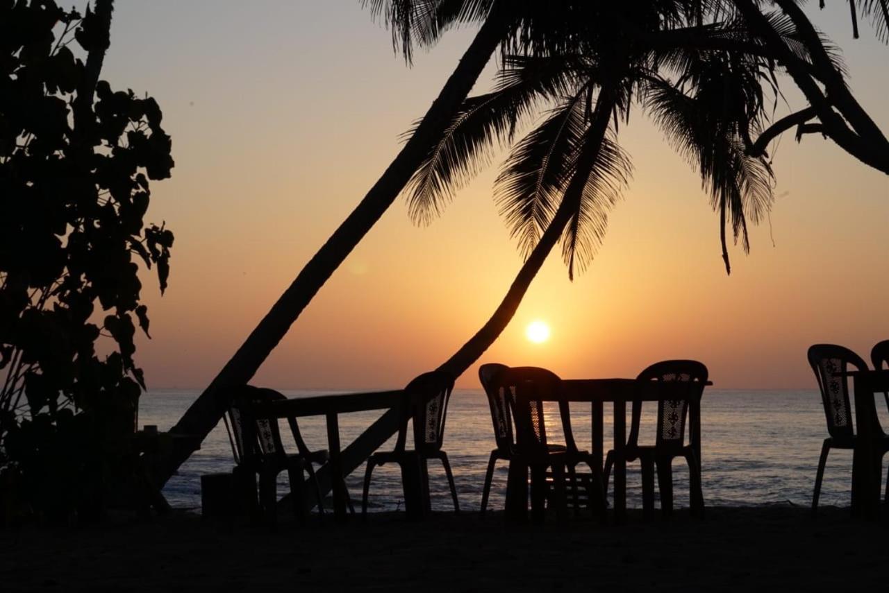 Aloha Beach Resort Tangalle Exterior photo