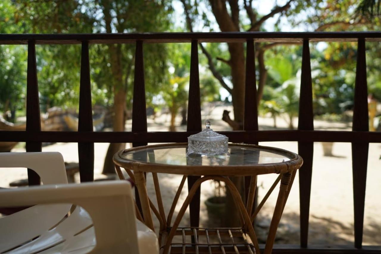 Aloha Beach Resort Tangalle Exterior photo