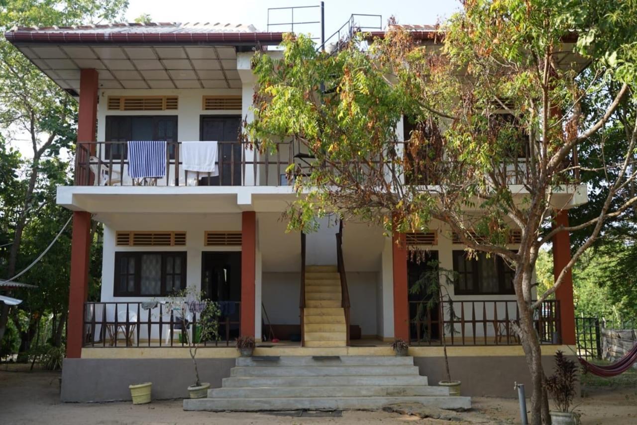 Aloha Beach Resort Tangalle Exterior photo