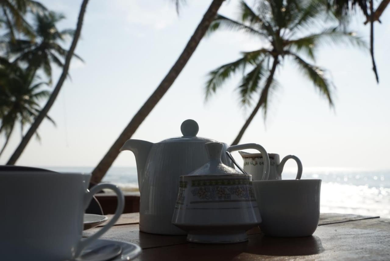 Aloha Beach Resort Tangalle Exterior photo